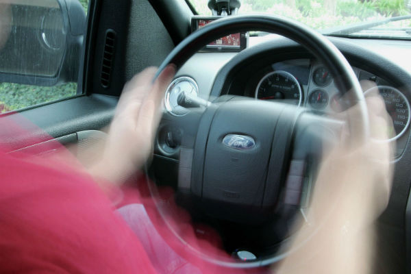 Tay lái bị rung là hiện tượng phổ biến khi gầm xe gặp sự cố